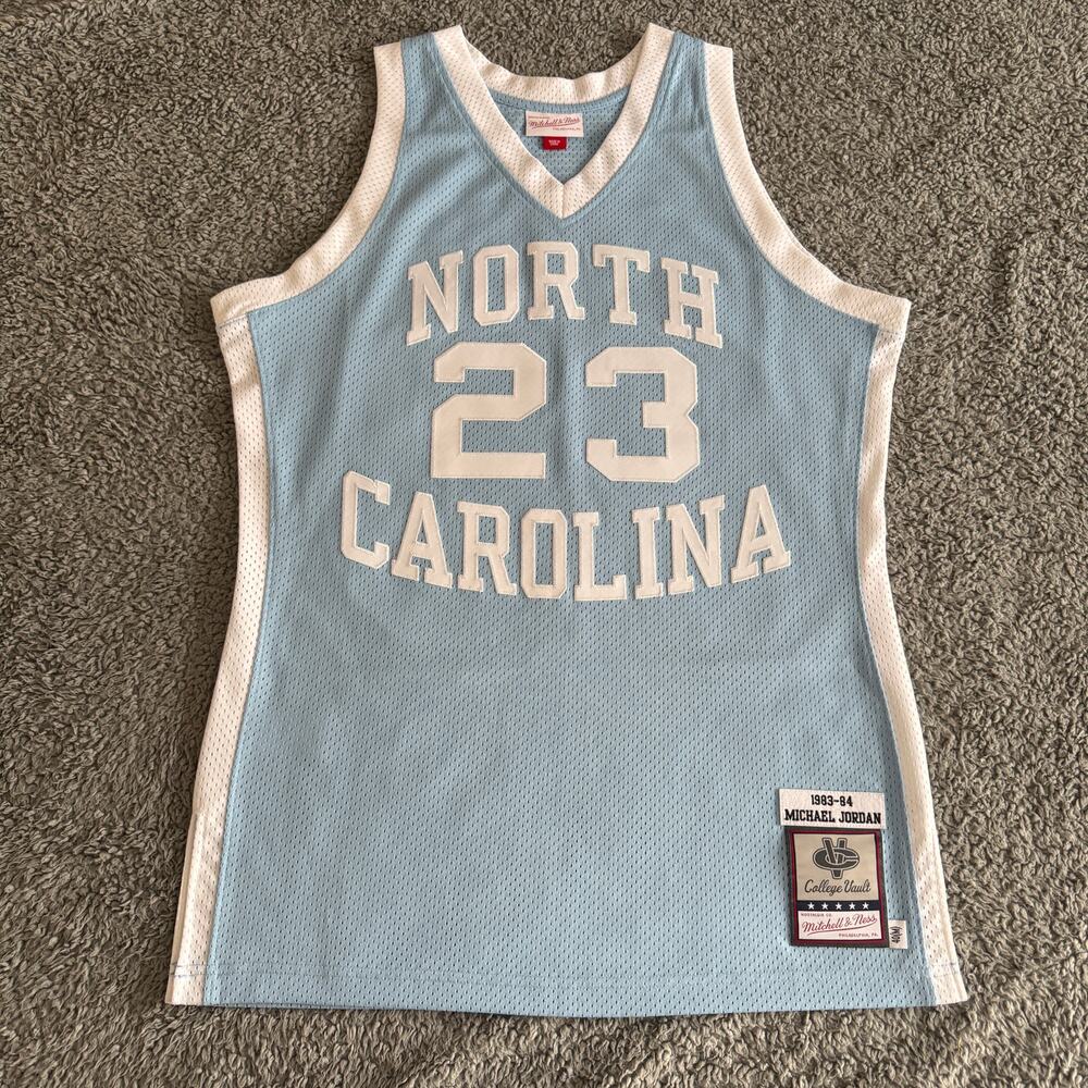 100% Authentic Michael Jordan Mitchell & Ness UNC Tar Heels Jersey 83-84 40 NWOT